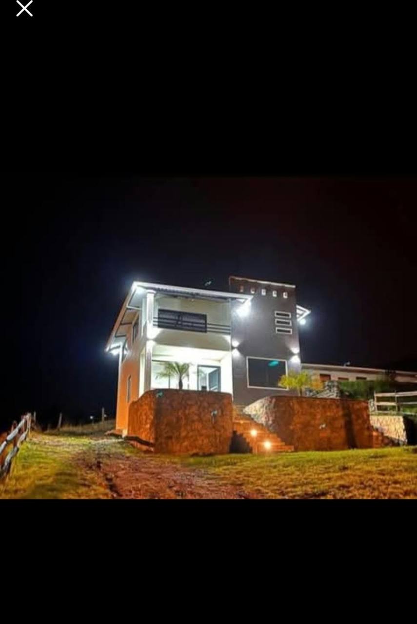 Casa con 2 departamentos · Cumbe